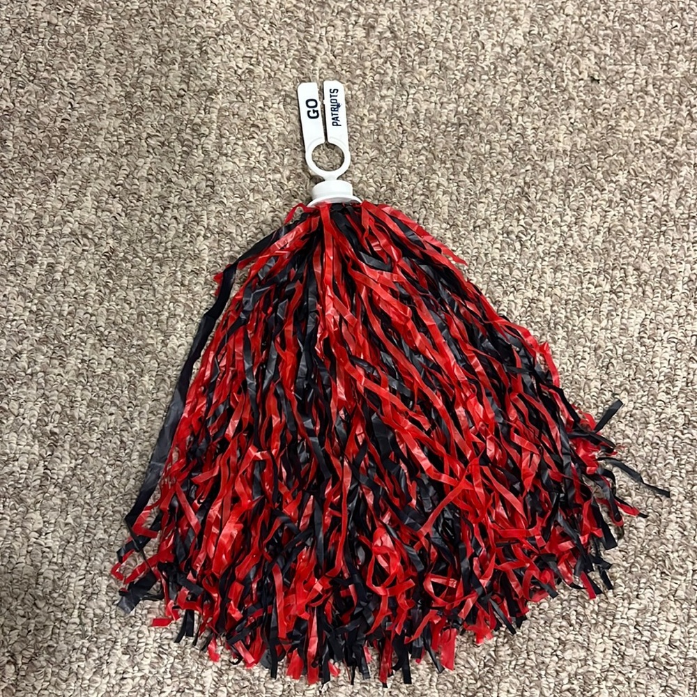 “Go Patriots” Cheerleader Pom Pom (1) New England Patriots